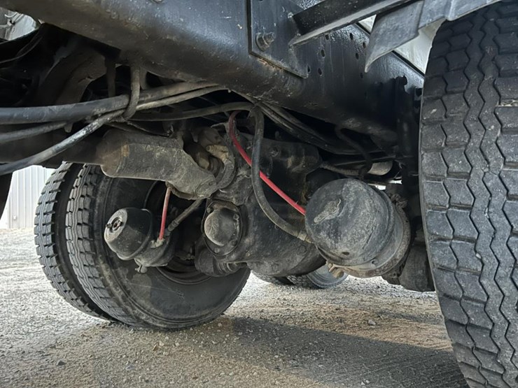 #1432-•-1992-volvo-(white-gmc)-vac-truck-image-43