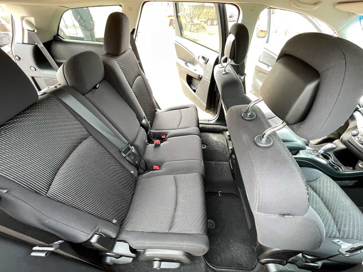 2013-dodge-journey-image-68