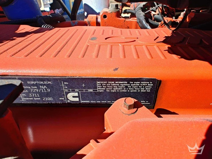 2015-peterbilt-567-image-14