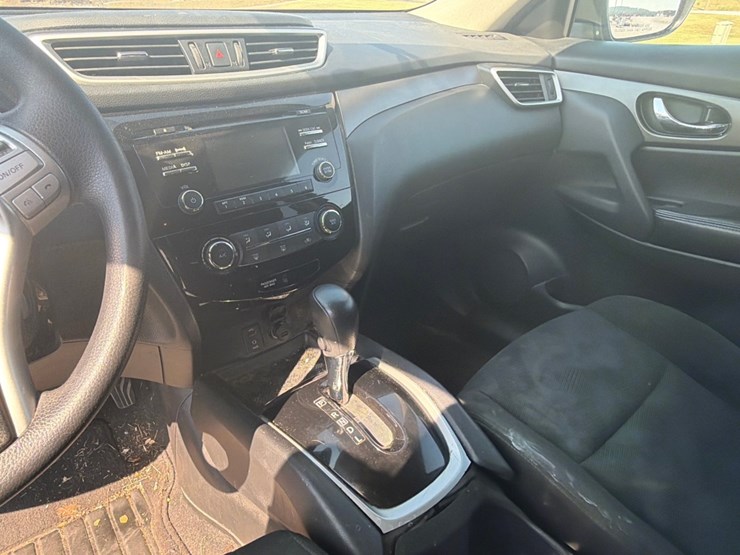 2016-nissan-rogue-image-13