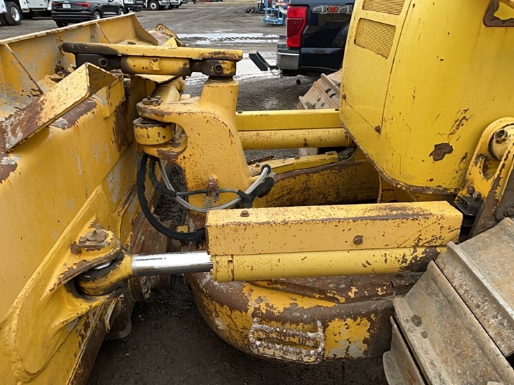 komatsu-d61pxi-24-image-10