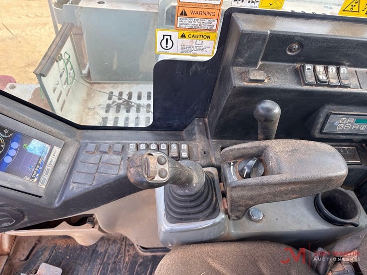 takeuchi-tb2150-image-30