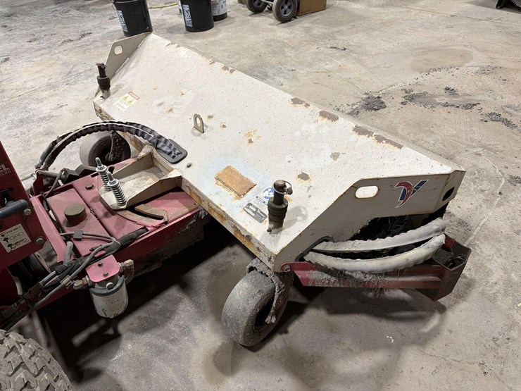 2015-ventrac-bhb580-broom-lawn-&-garden-tractor-attachments-sn:hb58ab2511-image-2