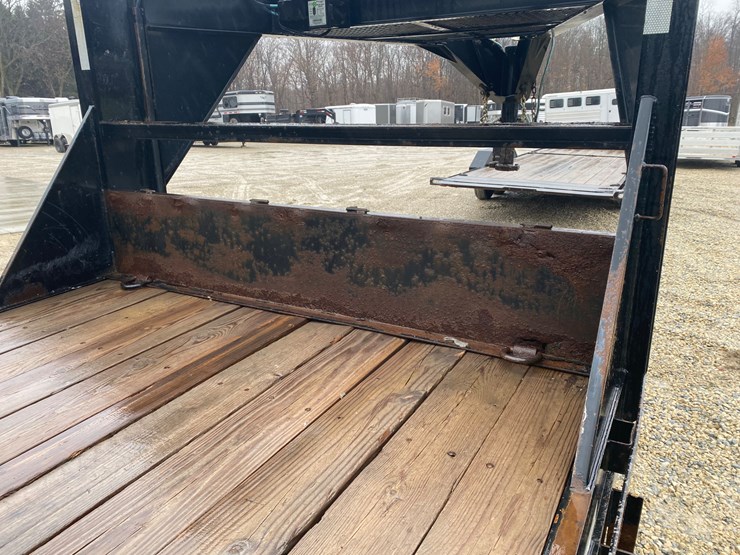 #310-•-2016-maxx-d-gooseneck-(helenville,-wi)-(has-wi-title)-image-10