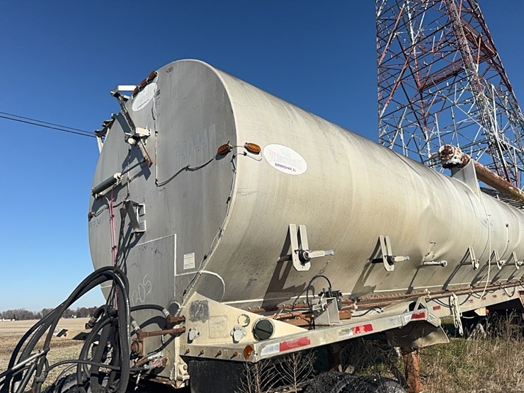 1997-pinson-aluminum-feed-delivery-trailer,-spring-suspension,-8-compartments,-*1p9ab3821vp255492*-image-3