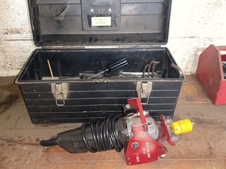 #192-•-series-1-chipper-knive-dresser-image-2