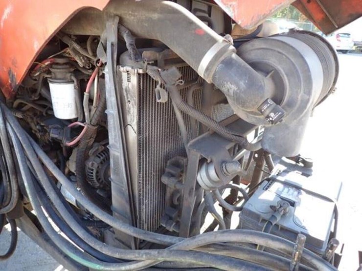 2011-kubota-m7040d-image-14