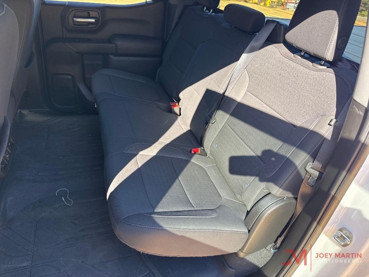 2022-chevrolet-silverado-1500-lt-image-26