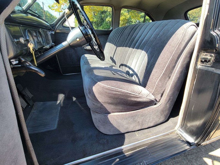 1948-packard-sedan-image-12