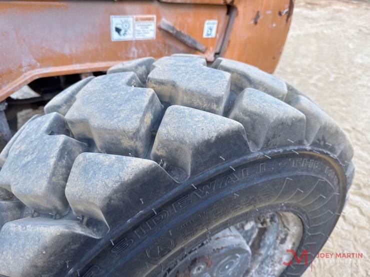 2019-case-586h-image-8