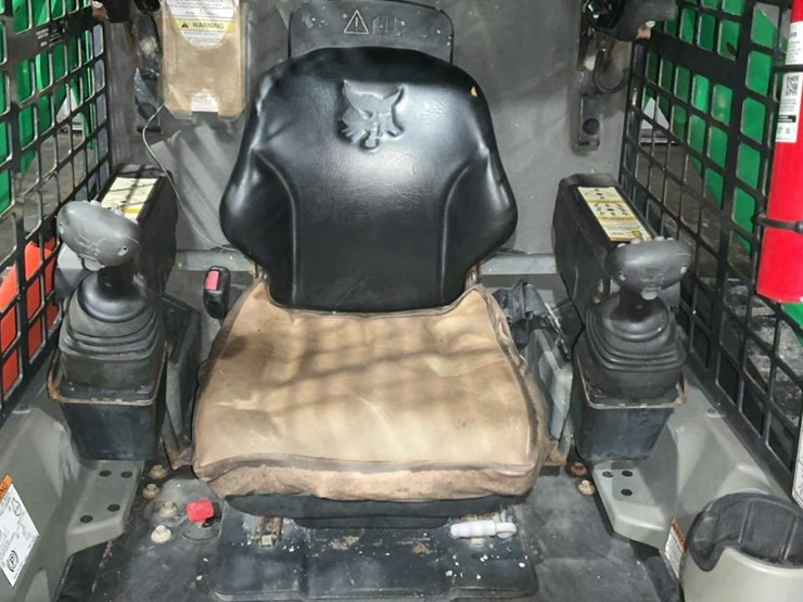 2018-bobcat-t740-image-31