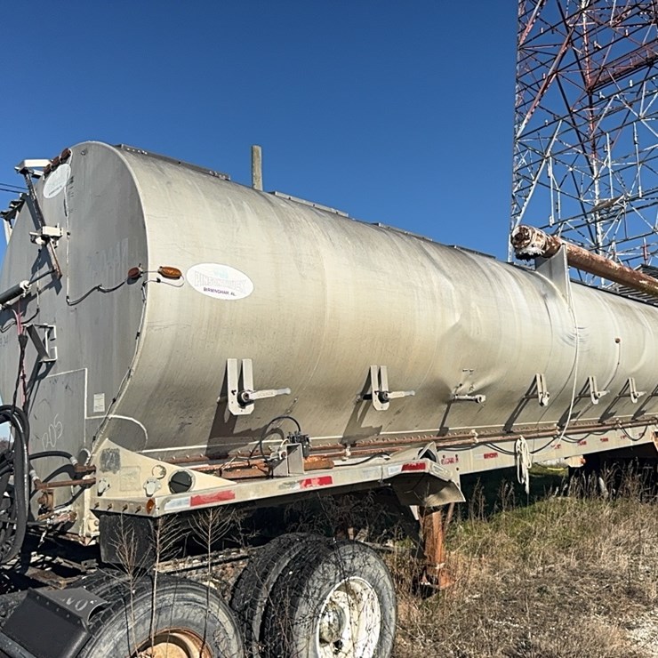 1997 Pinson Aluminum Feed Delivery Trailer, Spring Suspension, 8 compartments, *1P9AB3821VP255492*