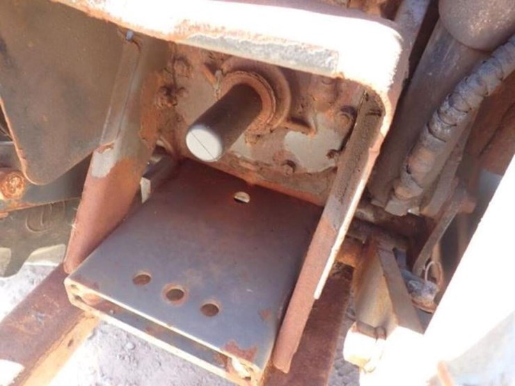 2008-kubota-m7040d-image-37