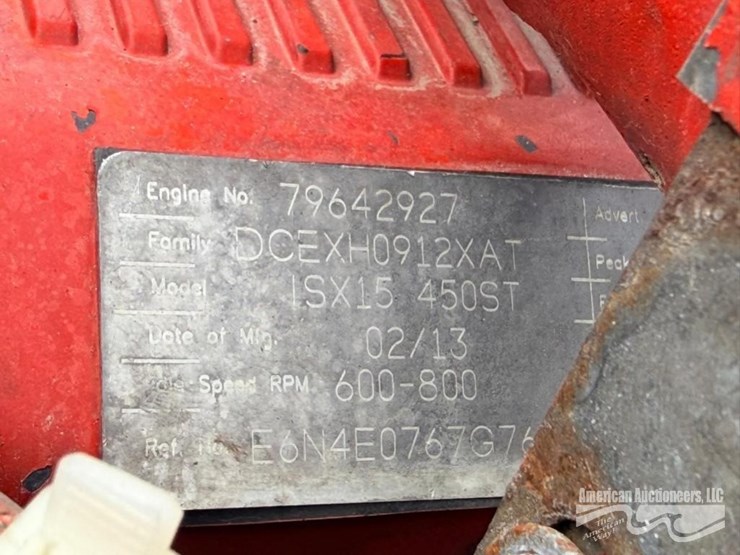 2014-peterbilt-587-image-15