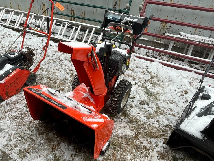 #2710-•-ariens-deluxe-30-snow-blower-(fall-creek,-wi)-image-1