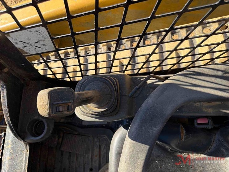 2017-caterpillar-299d2-image-32