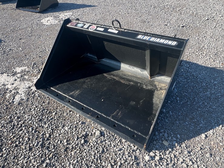 #29800-•-blue-diamond-44"-smooth-bucket-image-1