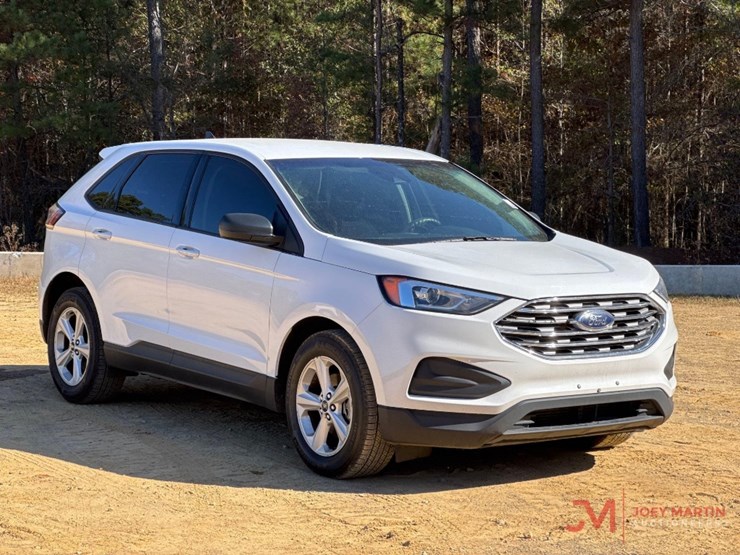 2020-ford-edge-se-image-1