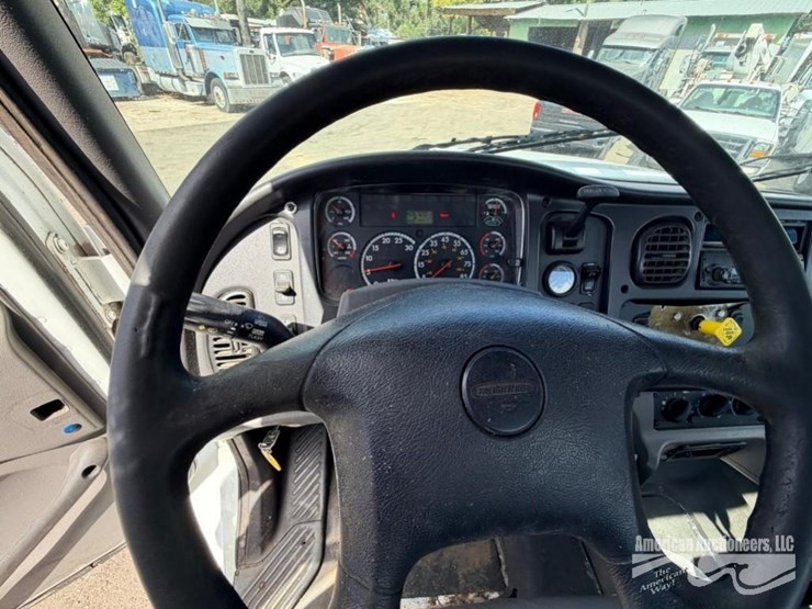 2012-freightliner-m2-112-medium-duty-roll-off-truck-image-20