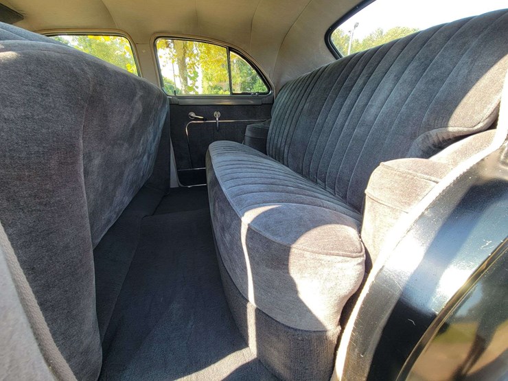 1948-packard-sedan-image-16