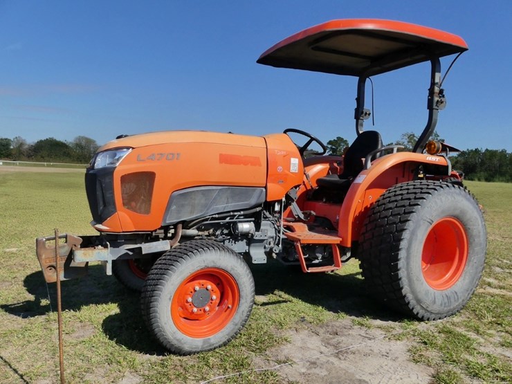 2017-kubota-l4701-image-1