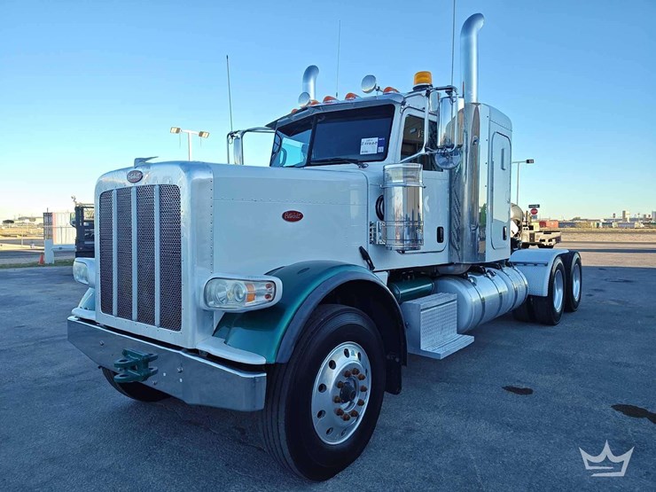 2015-peterbilt-389-image-1