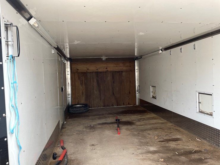 #1397-•-2001-karavan-expedition-trailer-(no-title)-(of)-image-32