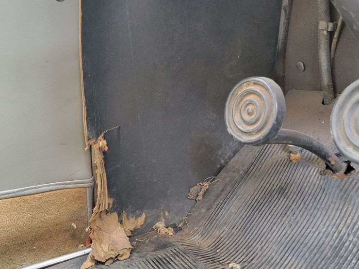 1948-ford-sedan-image-80