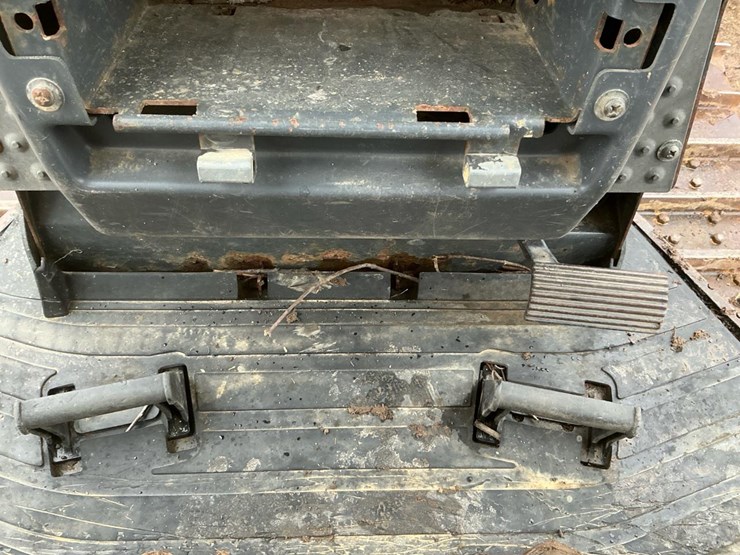 2016-deere-550k-xlt-image-40