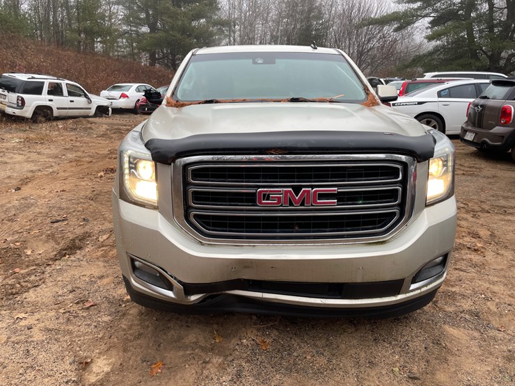 2015-gmc-yukon-slt-image-10
