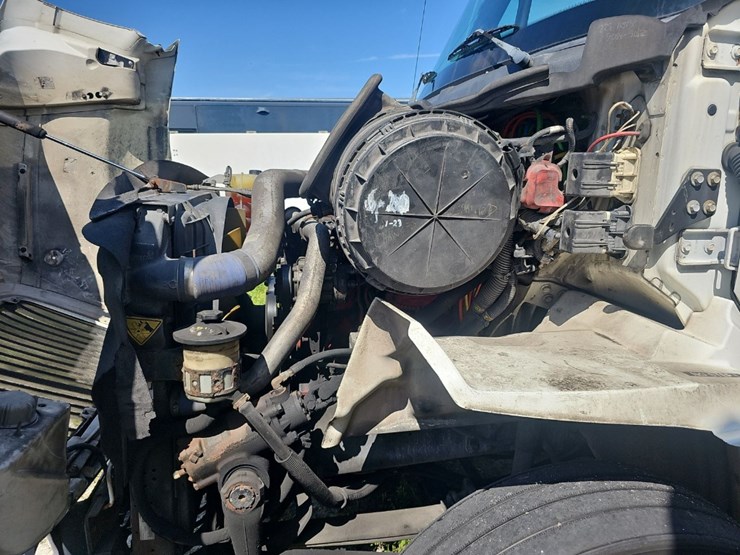 2009-international-8600-image-11