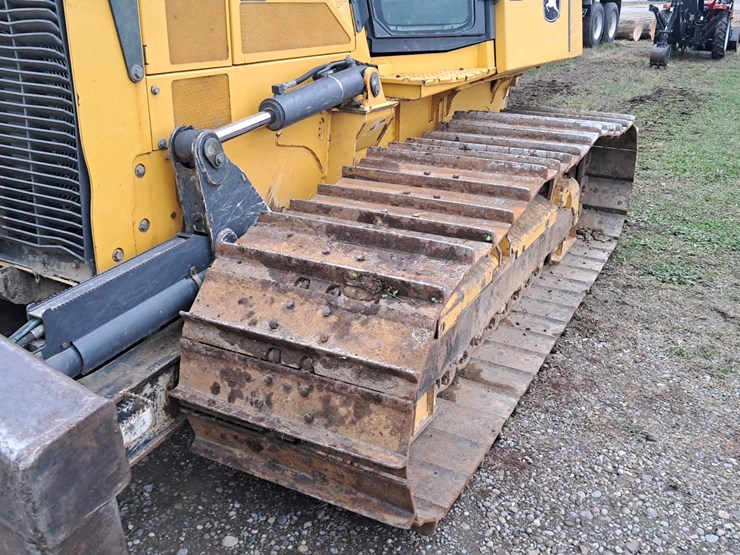 2016-deere-700k-image-35