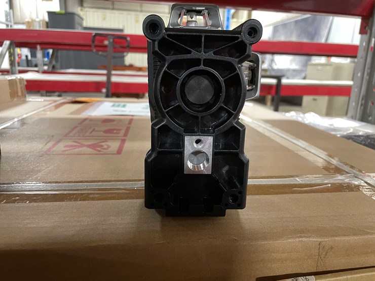 #8720-•-new-dewalt-green-self-leveling-360-degree-laser-(t14)-image-7