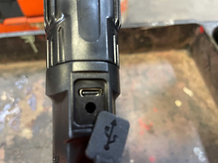 #8681-•-(2)-tactical-led-flashlights-(pr12)-image-5