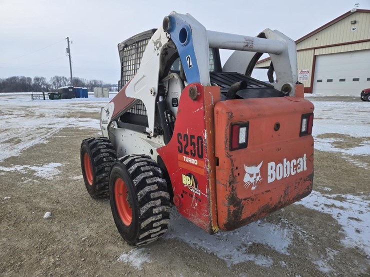 bobcat-s250-image-10