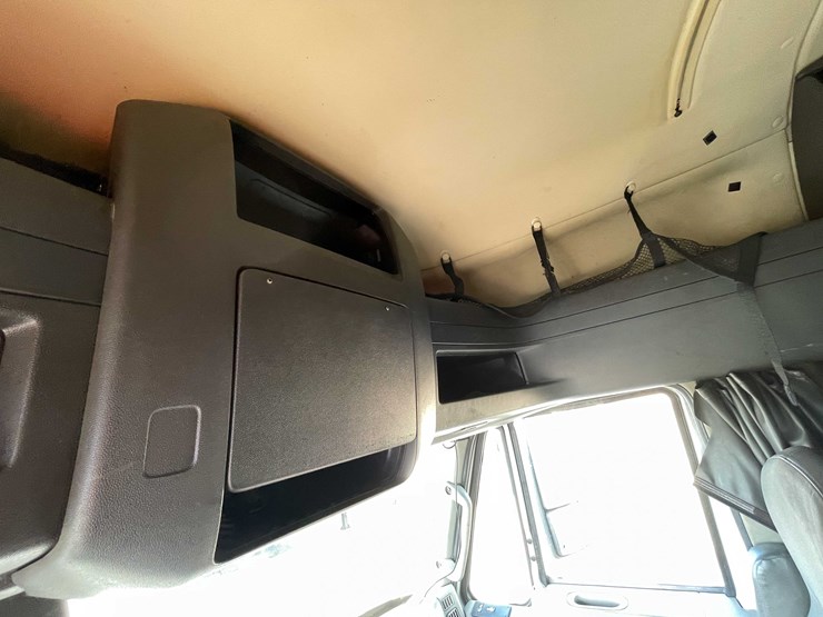 #200-•-2016-international-semi-tractor-(title-in-delay)-(denmark,-wi)-image-54