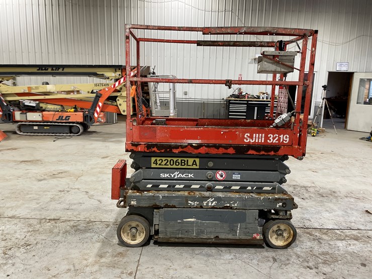 2017-skyjack-sjiii3219-image-2