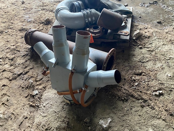 #8481-•-distributor-box-with-piping-(new-holstein,-wi)-image-3