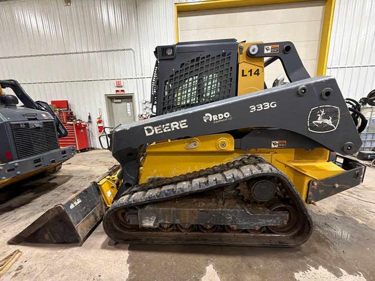 2021-deere-333g-image-1