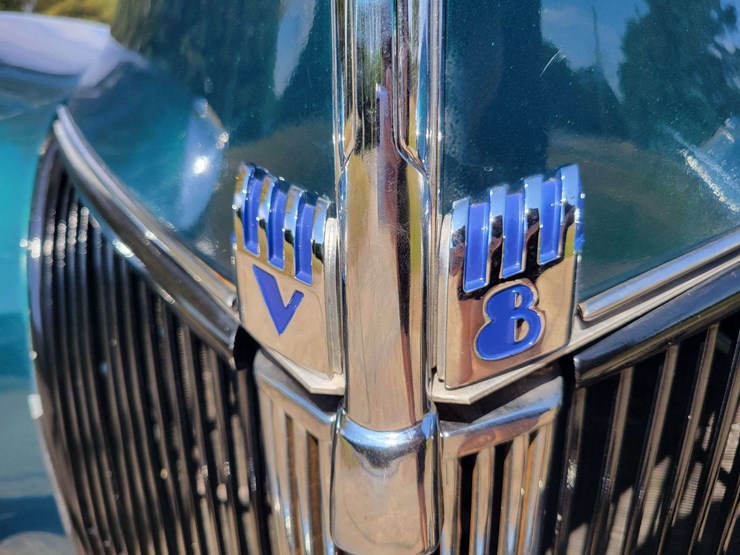 1940-ford-sedan-image-23