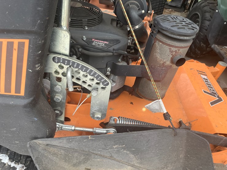 #2702-•-scag-v-ride-lawn-mower-(fall-creek,-wi)-image-12