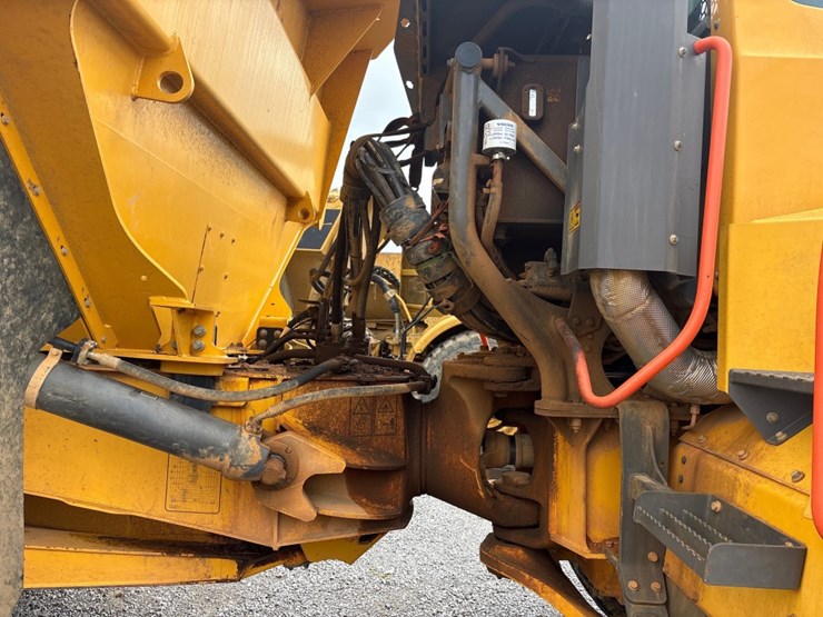 2017-volvo-a25g-image-16