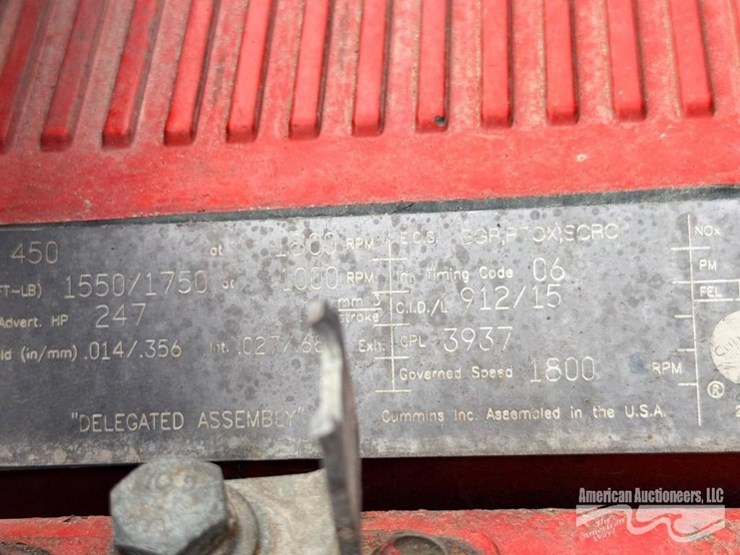 2014-peterbilt-587-image-13