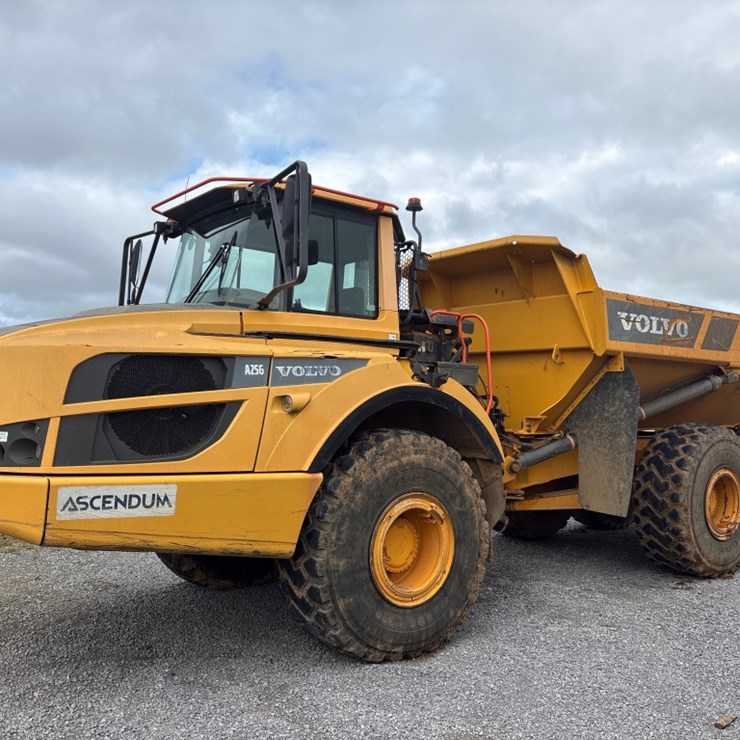 2017 VOLVO A25G