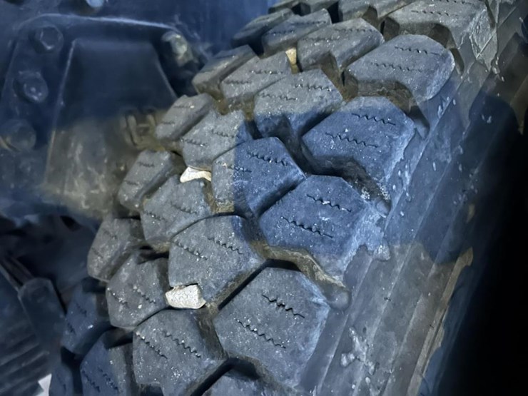 #1432-•-1992-volvo-(white-gmc)-vac-truck-image-92