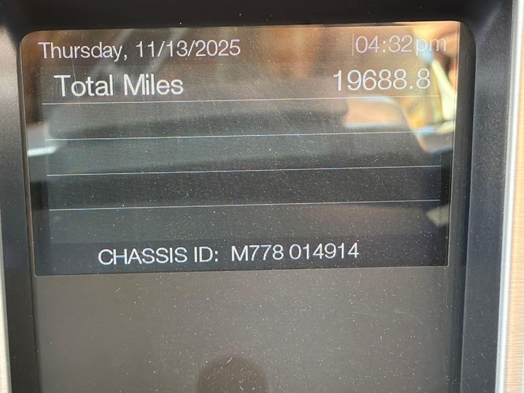 2024-mack-pi64t-pinnacle-truck-tractor-vn:1m1pn4gy4rm014914-image-39