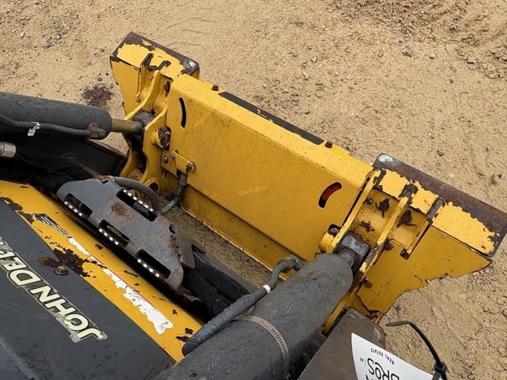 2018-deere-318g-image-9