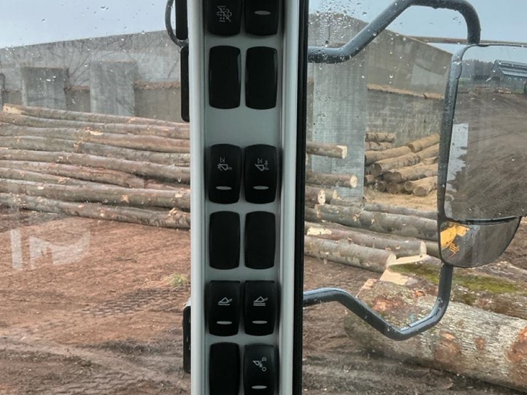 2022-volvo-l60h-image-28