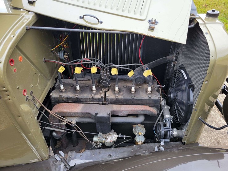 1928-pontiac-sedan-image-10