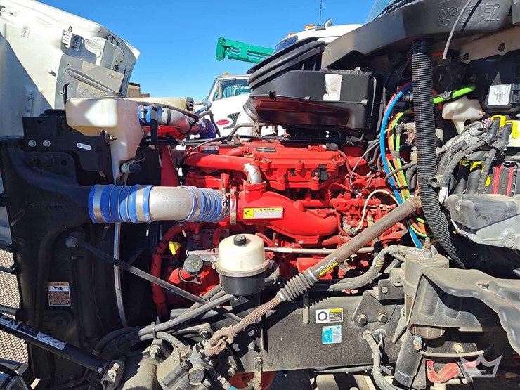 2015-peterbilt-389-image-9